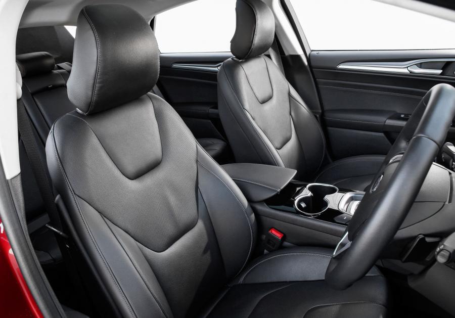  Ford Mondeo Titanium Hatchback 2015 года  (AU) (фото 4 из 12)
